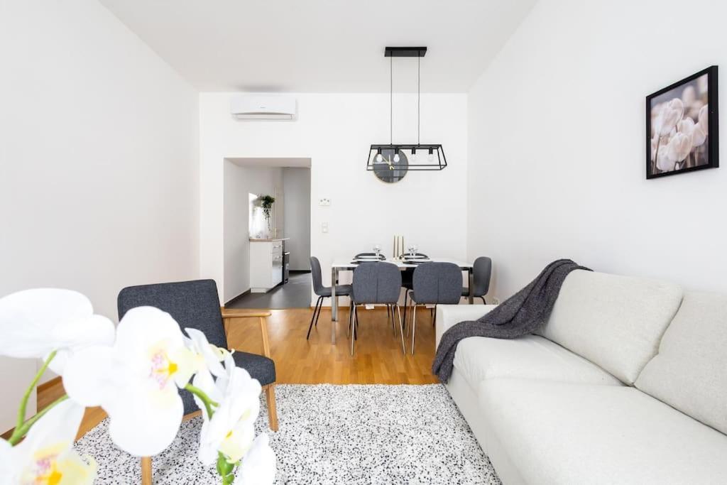 Orestaliving - 2Br On The Danube Canal เวียนนา ภายนอก รูปภาพ