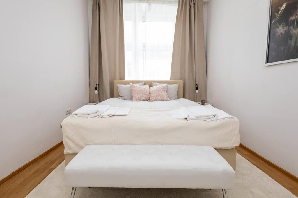 Orestaliving - 2Br On The Danube Canal เวียนนา ภายนอก รูปภาพ