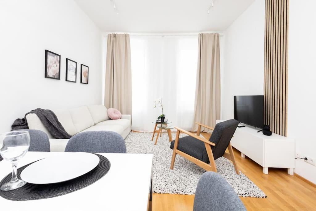 Orestaliving - 2Br On The Danube Canal เวียนนา ภายนอก รูปภาพ